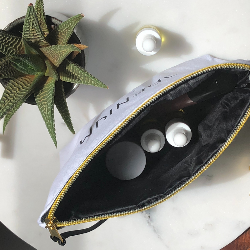 Care pouch for skin prone to redness
